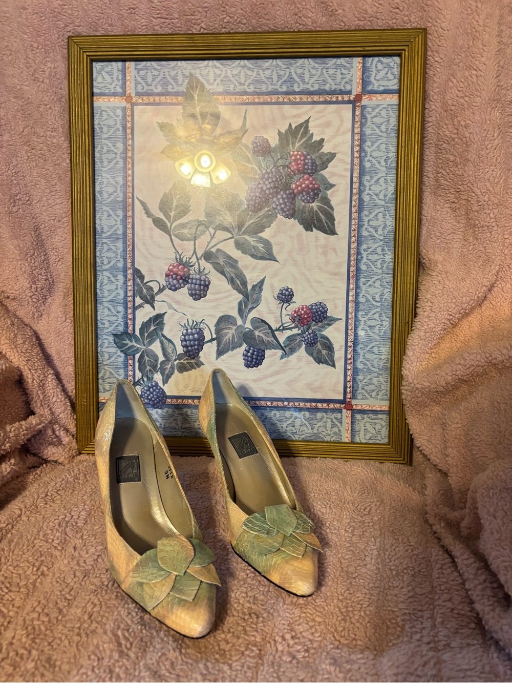 vintage 80s J. Renee pumps featuring pastel-painted snakeskin texture